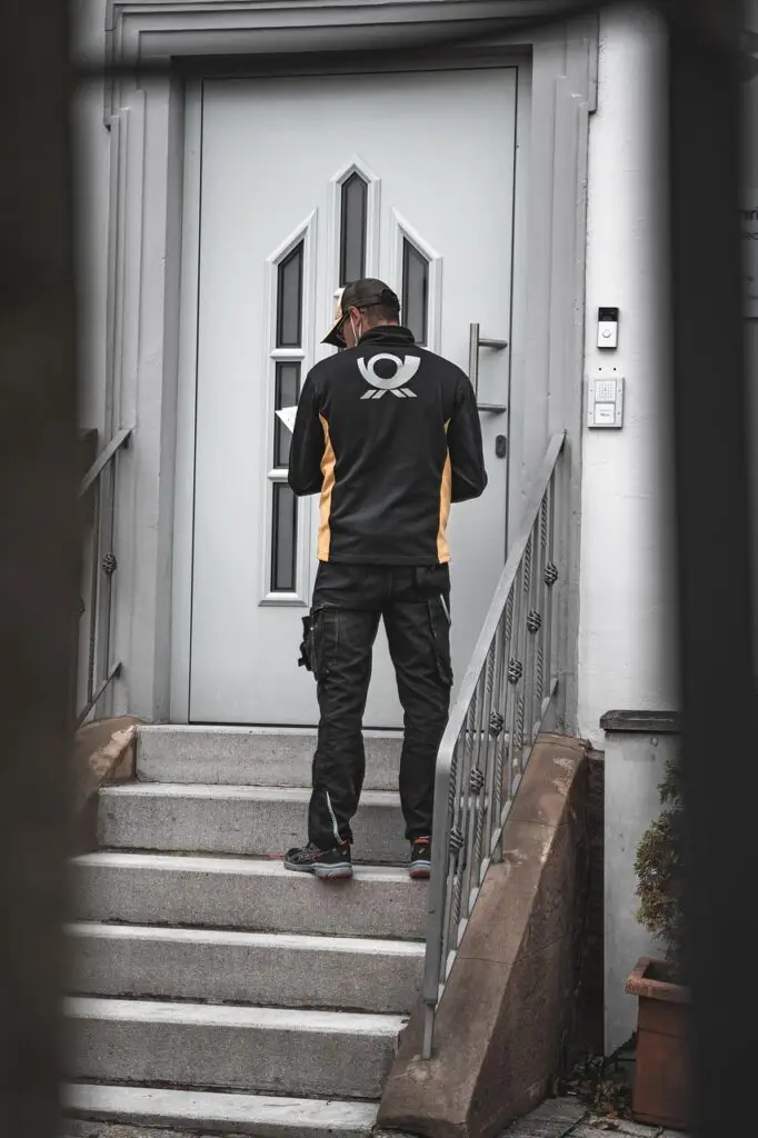 delivery man, courier, door, service, delivery, package, parcel, shipping, man, delivery man, delivery man, delivery man, delivery man, delivery man, courier, courier, delivery